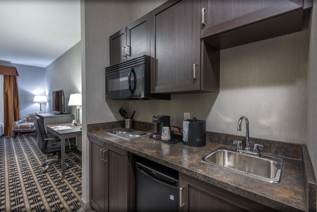 Timber Ridge Inn And Suites Fox Creek Habitación foto